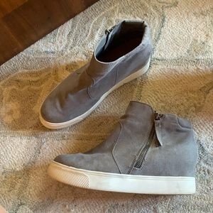 Women’s high top sneakers- Size 10